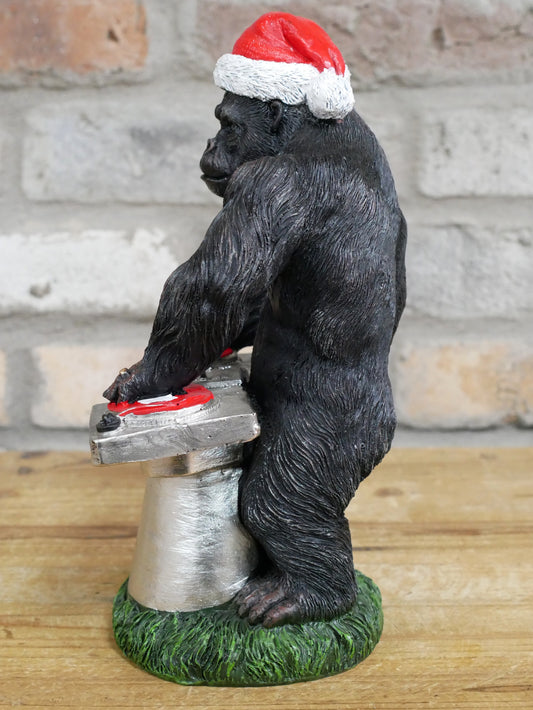 Pete Kong Christmas Edition — view 2