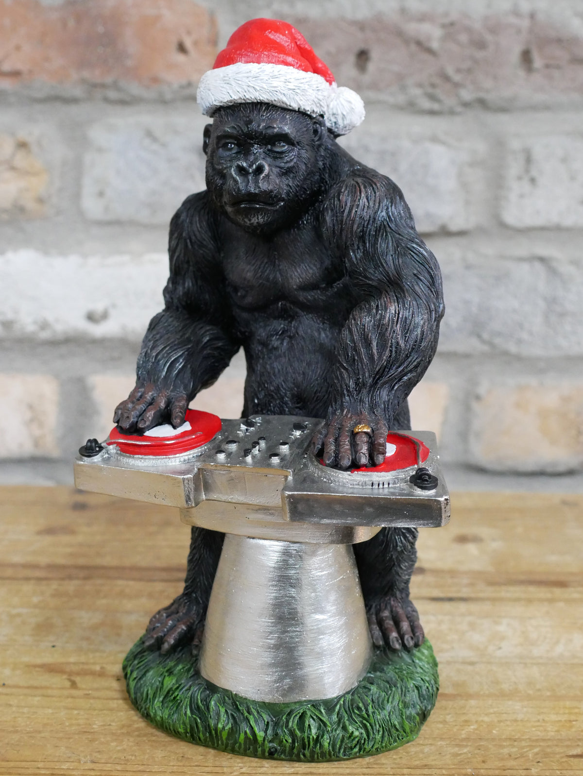 Pete Kong Christmas Edition — view 1
