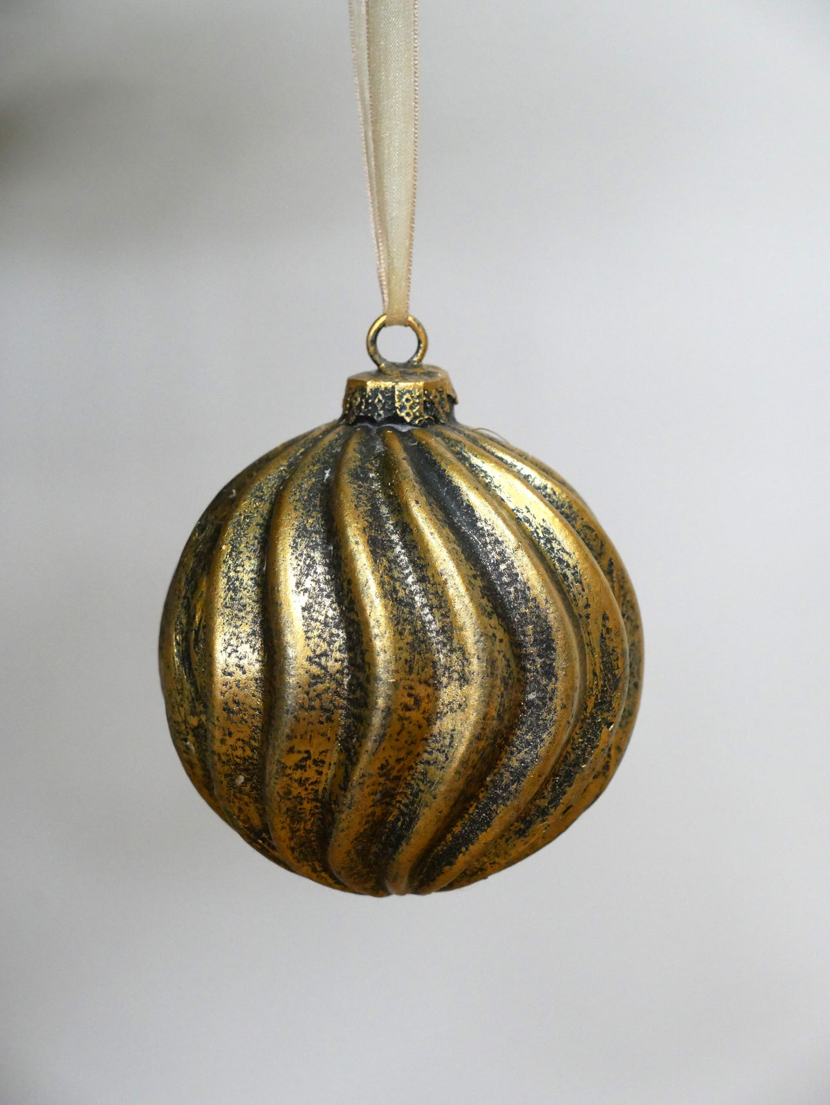 Antique Gold Ribbed Bauble — view 1