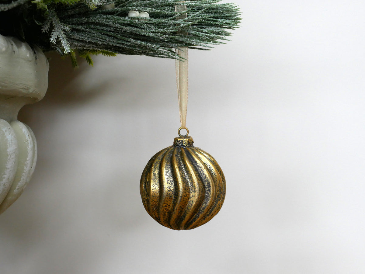 Antique Gold Ribbed Bauble — view 3