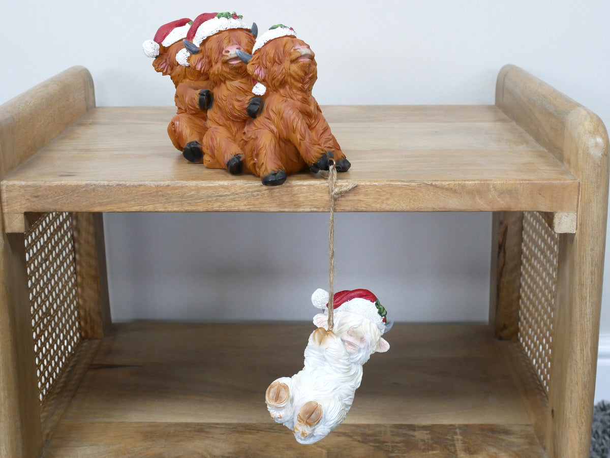 Helpful Christmas Cow Figures — view 1