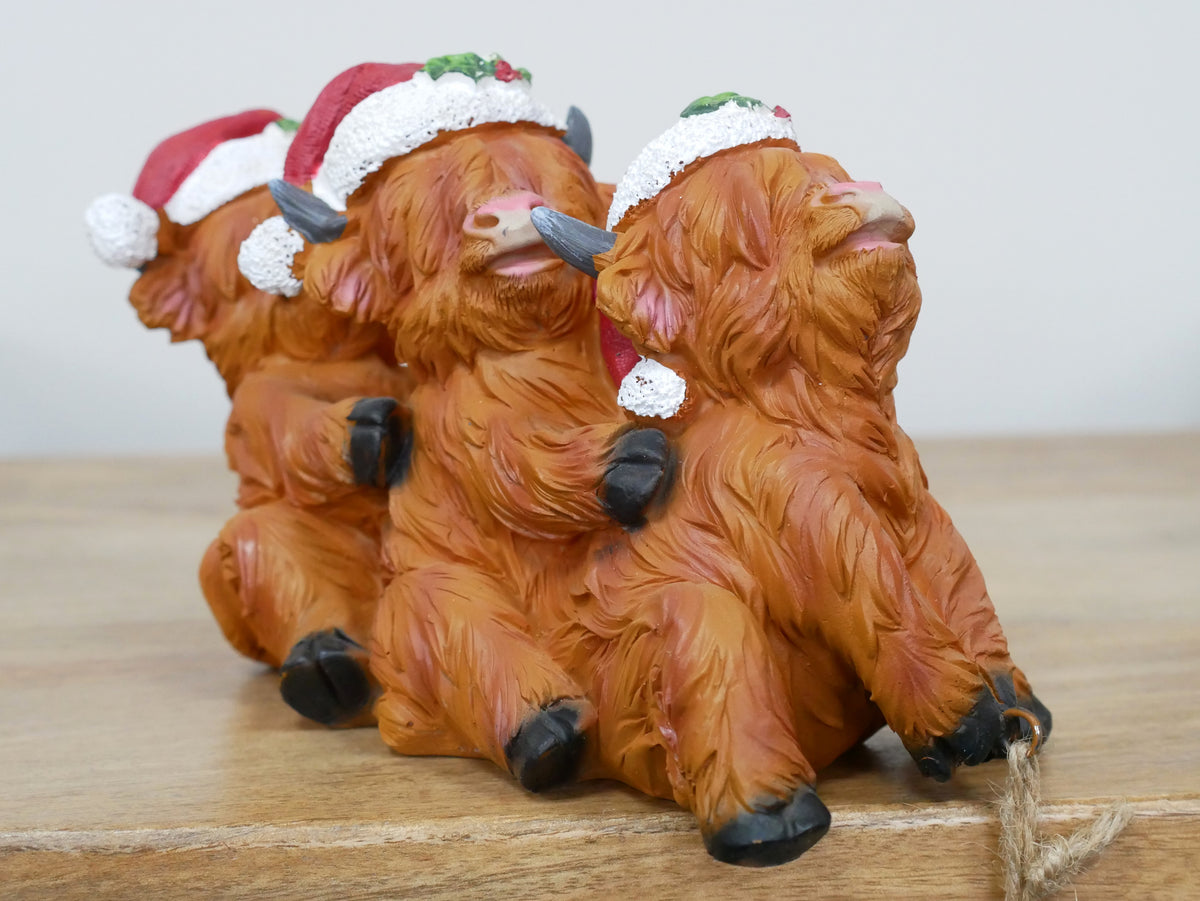 Helpful Christmas Cow Figures — view 3