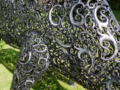 Large bull statue, head and horn detail